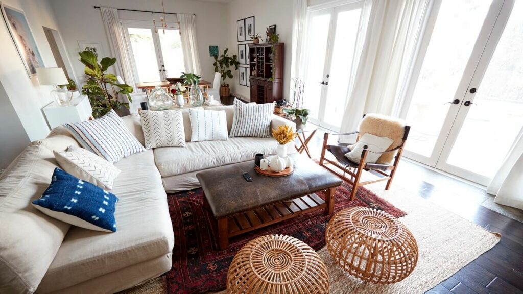 Modelos de sofá: como escolher o ideal para sua sala 3 Sala decorada com sofá de canto